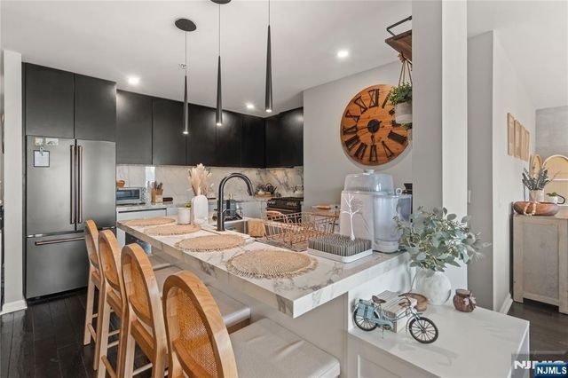 226 The Promenade, Edgewater, NJ 07020