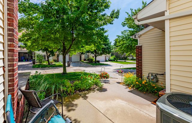 3701 Brook Ridge Court 603, Des Moines, IA 50317