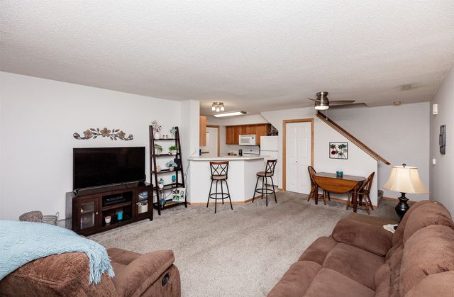 3701 Brook Ridge Court 603, Des Moines, IA 50317