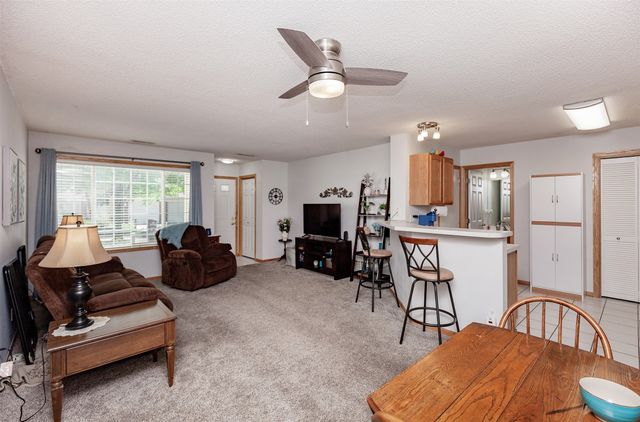 3701 Brook Ridge Court 603, Des Moines, IA 50317