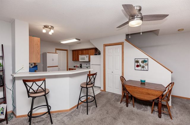 3701 Brook Ridge Court 603, Des Moines, IA 50317