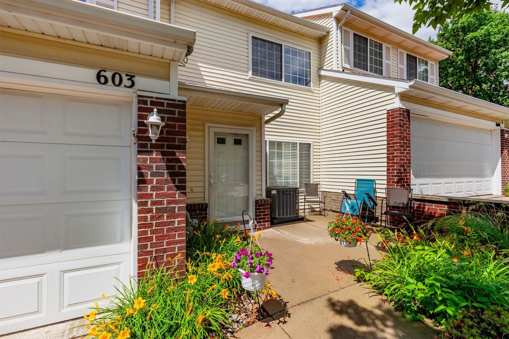 3701 Brook Ridge Court 603, Des Moines, IA 50317
