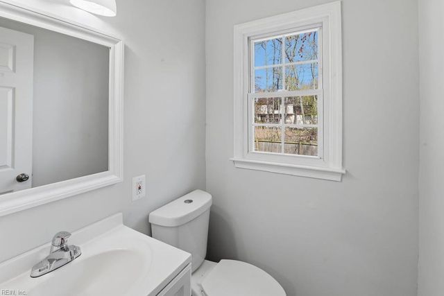 1317 Andrews BLVD, Hampton, VA 23669