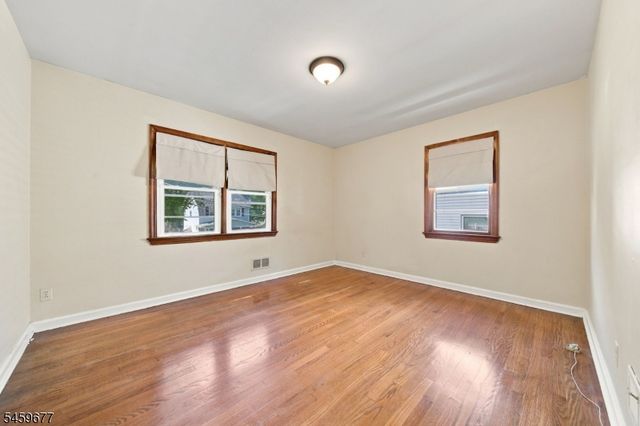 53 Payne Ave, Midland Park Boro, NJ 07432