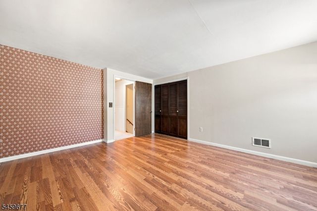 53 Payne Ave, Midland Park Boro, NJ 07432
