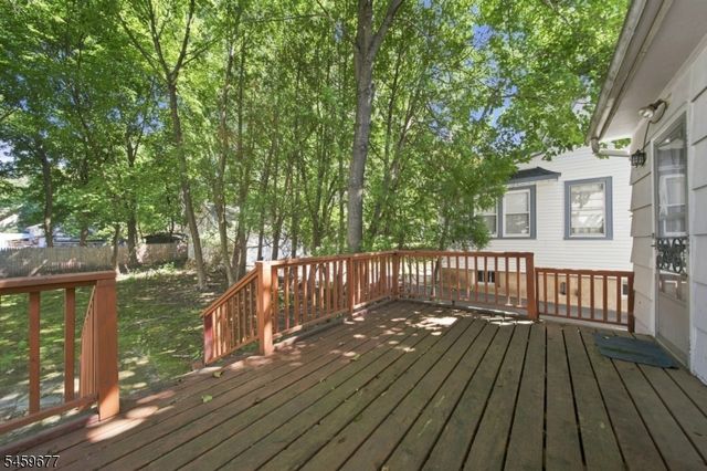 53 Payne Ave, Midland Park Boro, NJ 07432