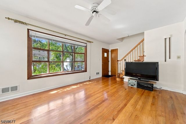 53 Payne Ave, Midland Park Boro, NJ 07432