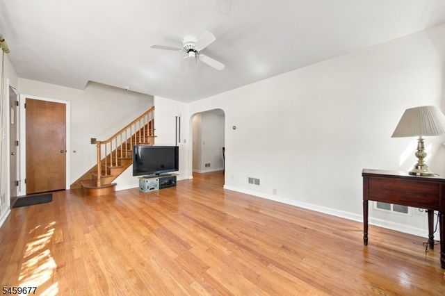 53 Payne Ave, Midland Park Boro, NJ 07432