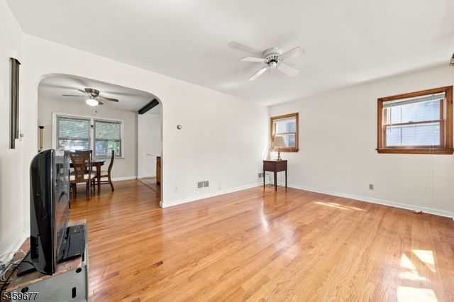 53 Payne Ave, Midland Park Boro, NJ 07432