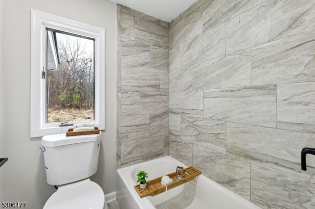 42 Smith St, Hope Twp., NJ 07825