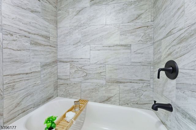 42 Smith St, Hope Twp., NJ 07825