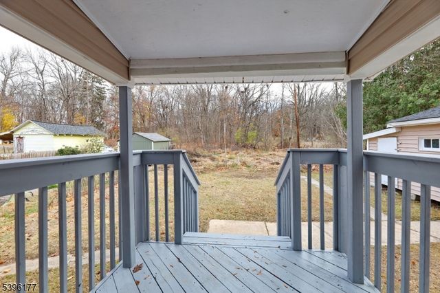 42 Smith St, Hope Twp., NJ 07825