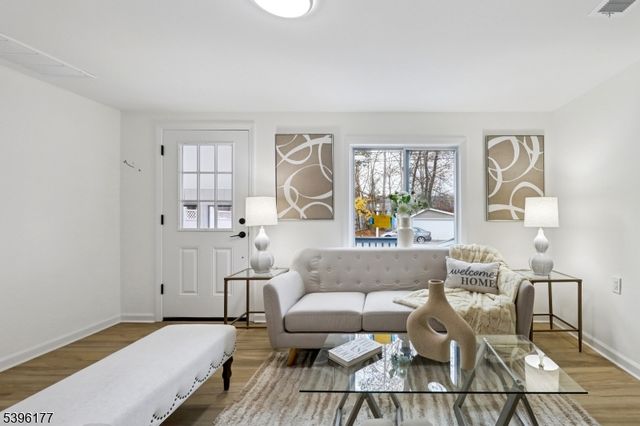 42 Smith St, Hope Twp., NJ 07825