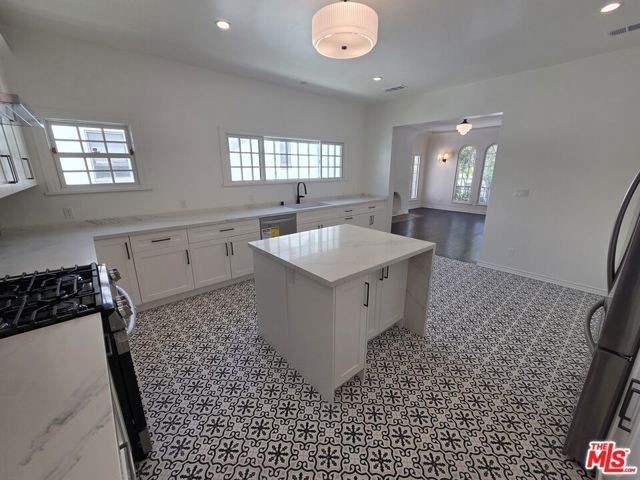 351 S Detroit Street 4, Los Angeles, CA 90036