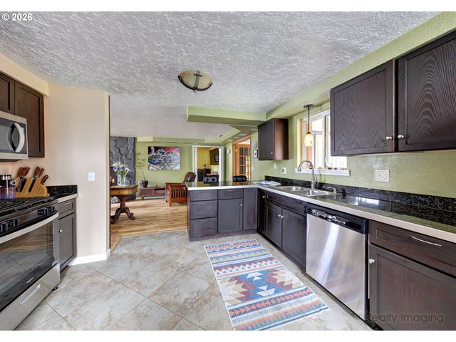 8106 Se 67TH Ave, Portland, OR 97206