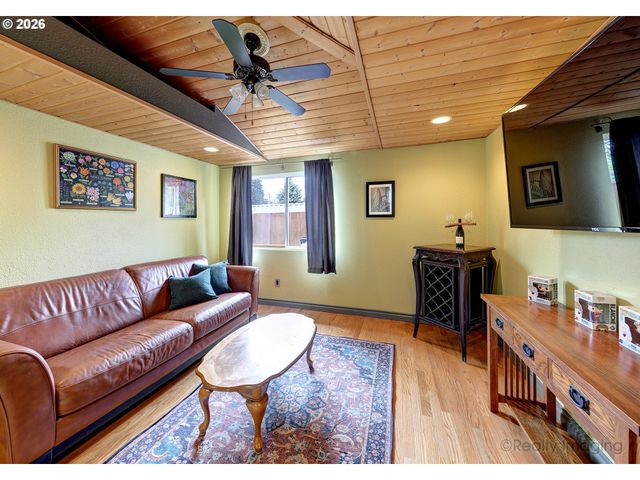 8106 Se 67TH Ave, Portland, OR 97206