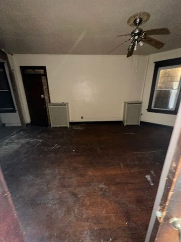 7425 S Harvard Avenue, Chicago, IL 60621