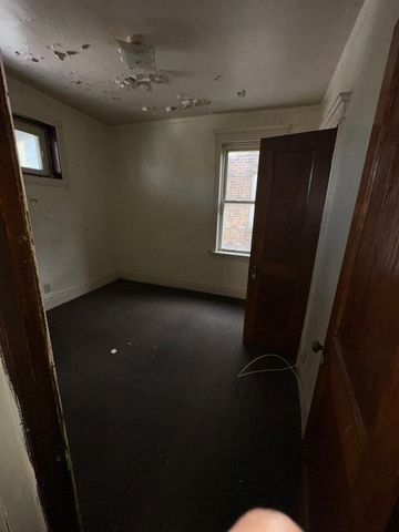 7425 S Harvard Avenue, Chicago, IL 60621