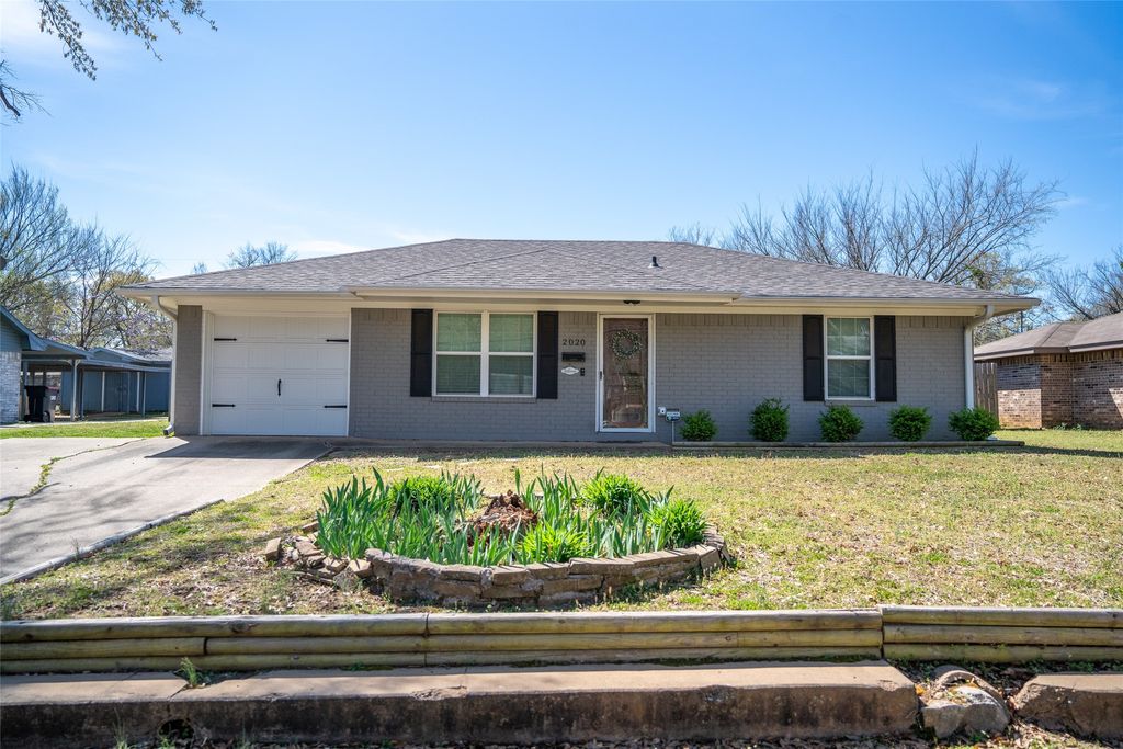 2020 Hubbard, Paris, TX 75460