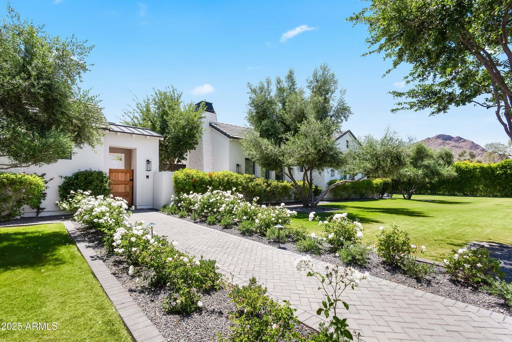 5639 N 68TH Place, Paradise Valley, AZ 85253