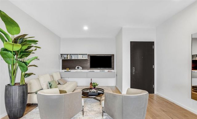 398 NE 5th St PH4701, Miami, FL 33132