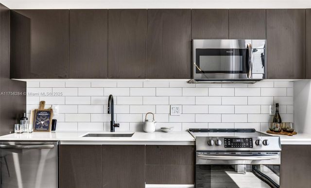 398 NE 5th St PH4701, Miami, FL 33132