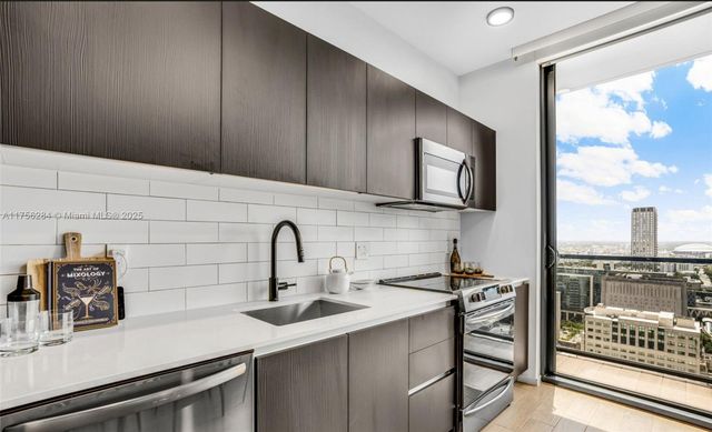 398 NE 5th St PH4701, Miami, FL 33132