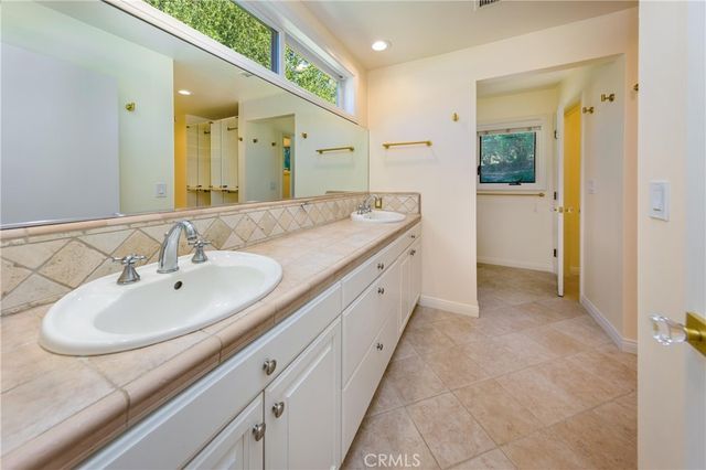 22861 Sparrowdell Drive, Calabasas, CA 91302