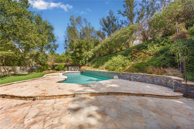 22861 Sparrowdell Drive, Calabasas, CA 91302