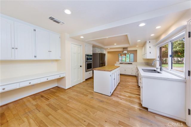 22861 Sparrowdell Drive, Calabasas, CA 91302