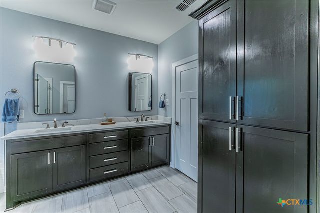 8 Daingerfield Cove, Morgans Point Resort, TX 76513