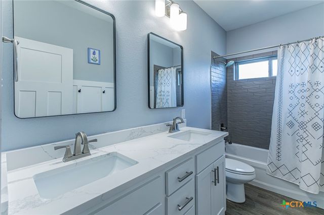 8 Daingerfield Cove, Morgans Point Resort, TX 76513