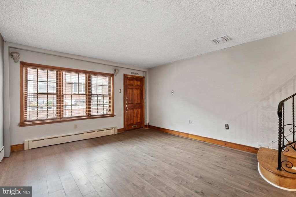 2920 S CARLISLE ST, PHILADELPHIA, PA 19145 — photo 2