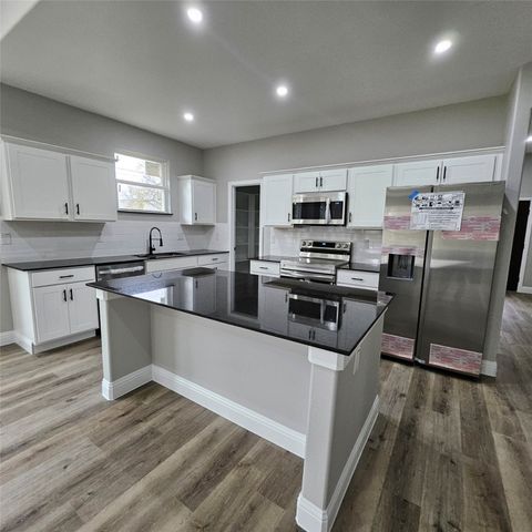 200 E 1st North Street, Kaufman, TX 75142