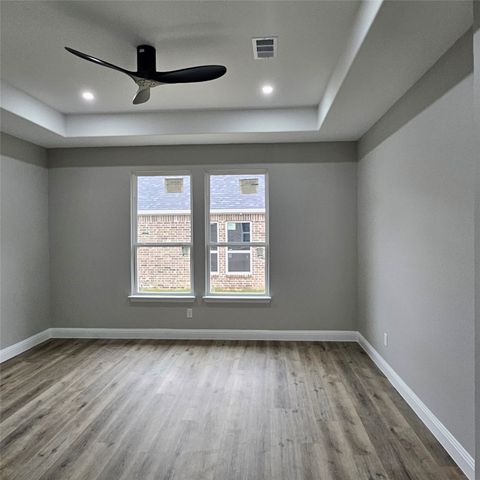 200 E 1st North Street, Kaufman, TX 75142