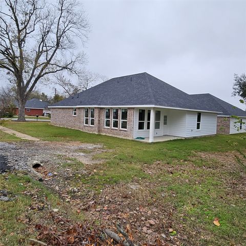 200 E 1st North Street, Kaufman, TX 75142