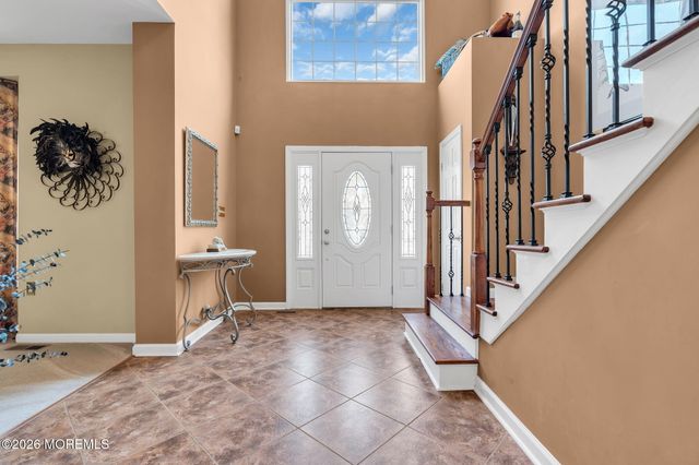 68 Periwinkle Circle, Tinton Falls, NJ 07712