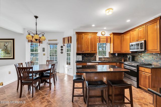 68 Periwinkle Circle, Tinton Falls, NJ 07712