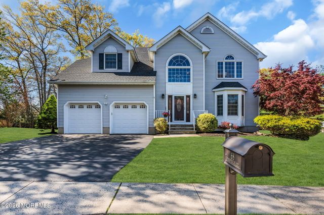68 Periwinkle Circle, Tinton Falls, NJ 07712