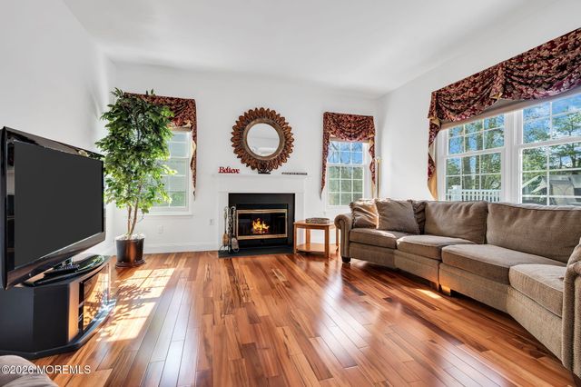 68 Periwinkle Circle, Tinton Falls, NJ 07712