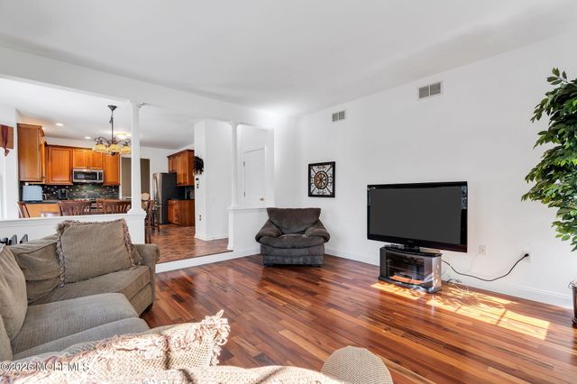 68 Periwinkle Circle, Tinton Falls, NJ 07712