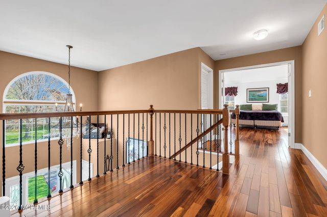 68 Periwinkle Circle, Tinton Falls, NJ 07712