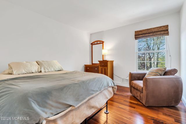 68 Periwinkle Circle, Tinton Falls, NJ 07712