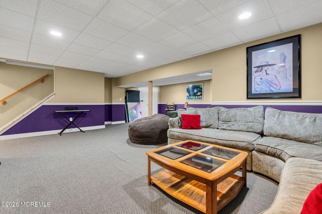 68 Periwinkle Circle, Tinton Falls, NJ 07712