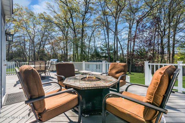 68 Periwinkle Circle, Tinton Falls, NJ 07712