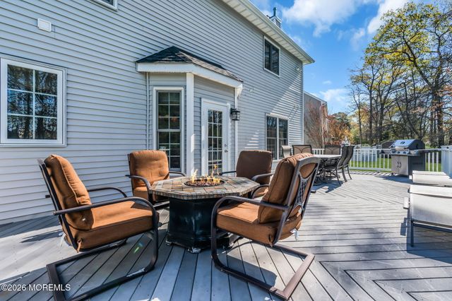 68 Periwinkle Circle, Tinton Falls, NJ 07712