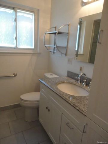 22009 Provincial Street, Woodhaven, MI 48183