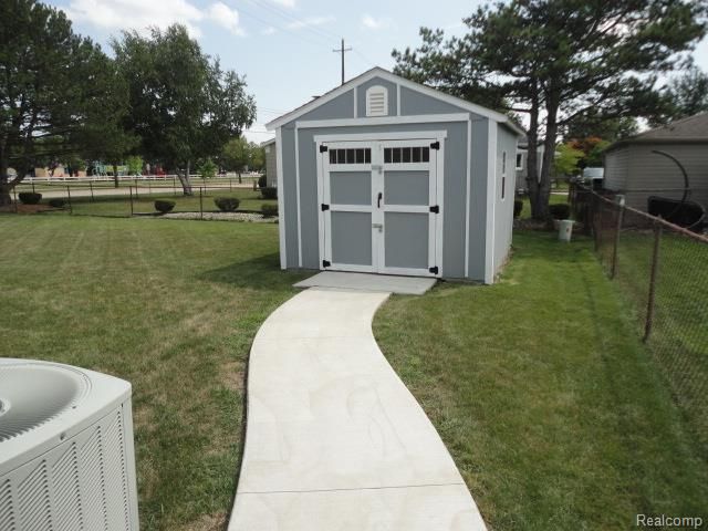 22009 Provincial Street, Woodhaven, MI 48183