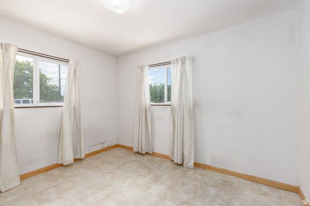 4806 S 2500 W, Roy, UT 84067
