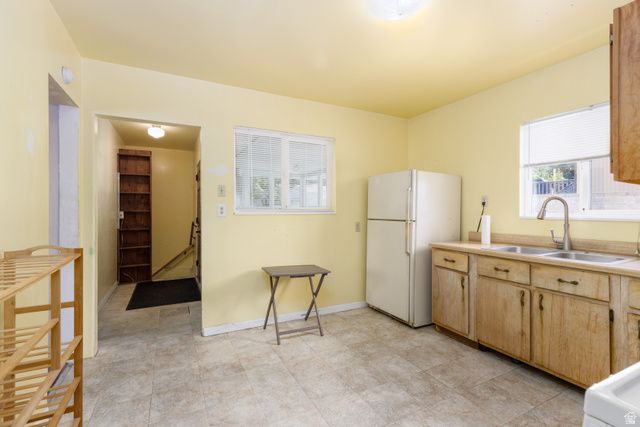 4806 S 2500 W, Roy, UT 84067
